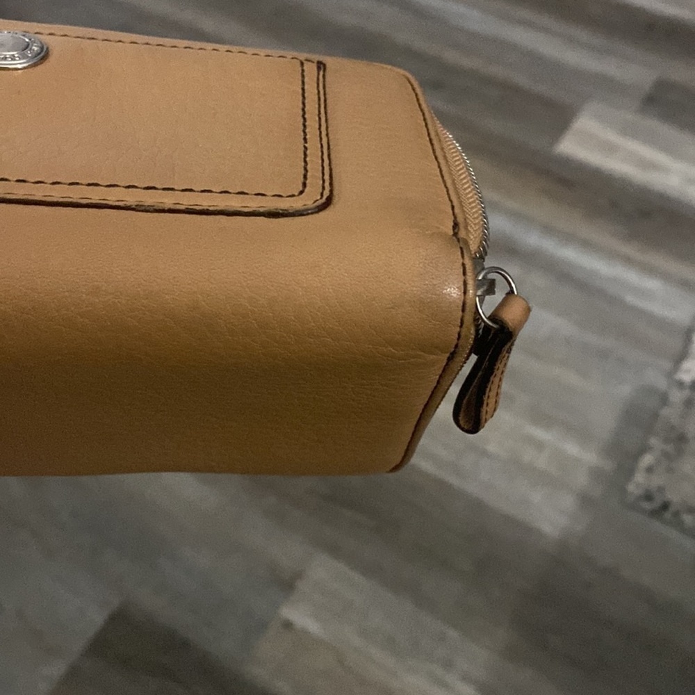 Coach Accordian Zip Wallet Tan Calf Leather - Picture 13 of 14